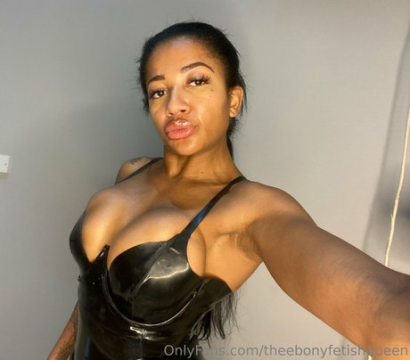 theebonyfetishqueen actrice de grande qualité photo