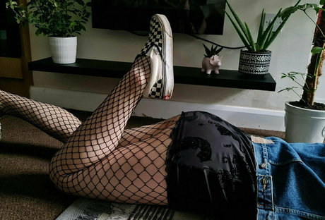 Phoebe mae étoile nue galeries