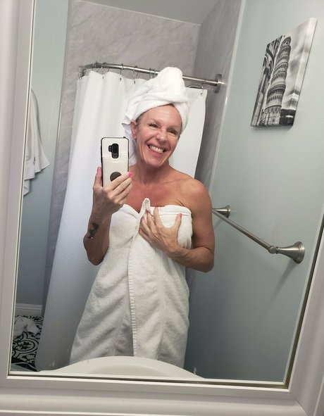 anzee actrice pornographique photo