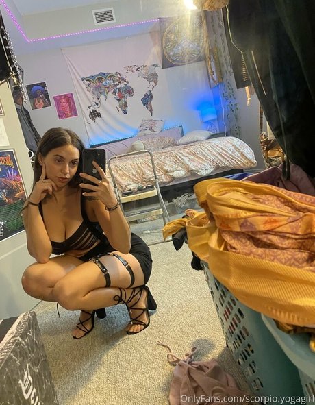 scorpioyogagirl étoile gratuite archive