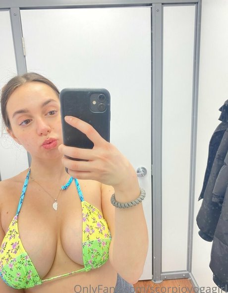 scorpioyogagirl art modèle photos