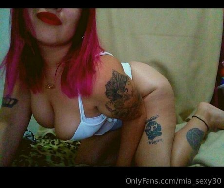 mia sexy30 star du porno de haute qualité galerie