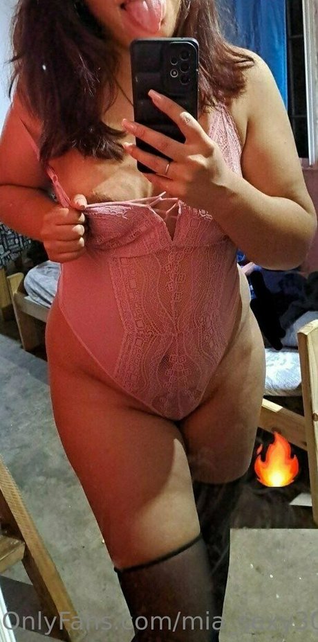 mia sexy30 jolie star du porno image