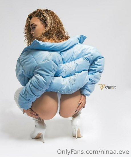 ninaa eve star du porno érotique photo