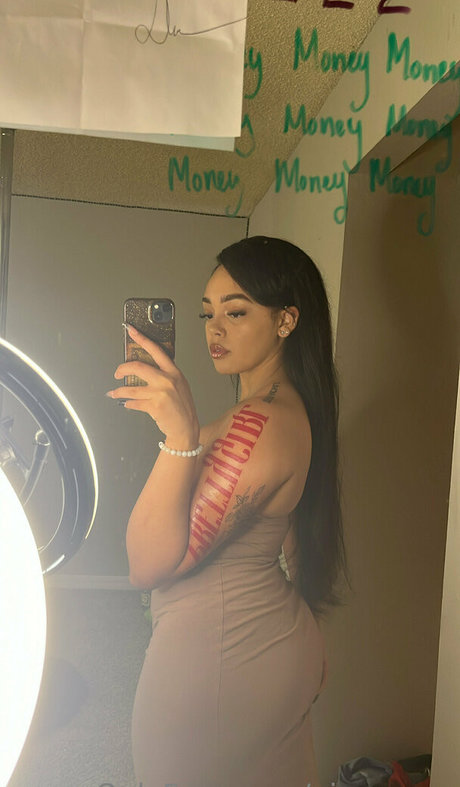 ninaa eve modèle érotique photo