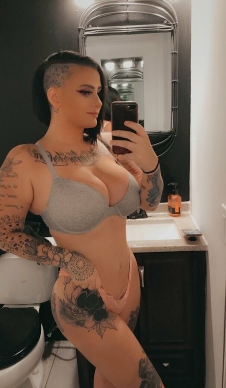 bustybunniforfree modèle sympa galerie