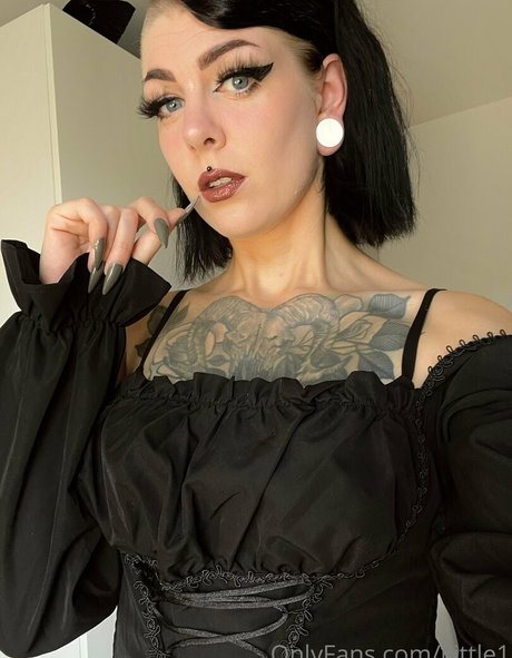 liittle1 modèle porno archive