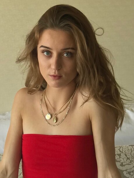 CharliLowe18 modèle sympa galerie