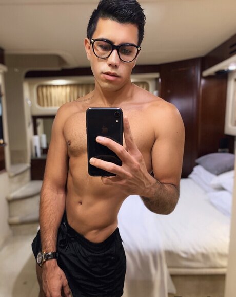 Jonny modèle de sexe img