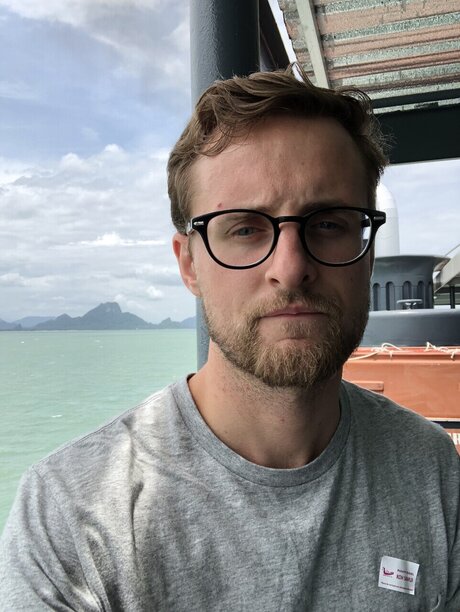 postvice actrice chaude photo