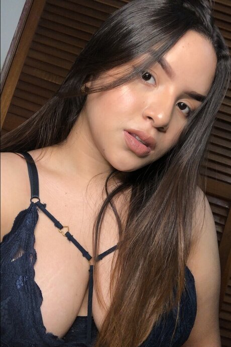 Bella Triz star du porno parfaite photos