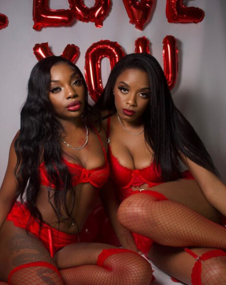 The Wives Uncensored étoile magnifique img