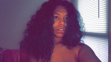 MiixedBerry modèle adulte des photos