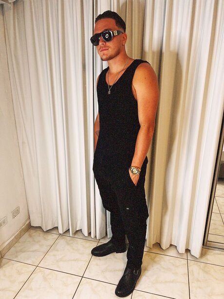 Chris Black star érotique images