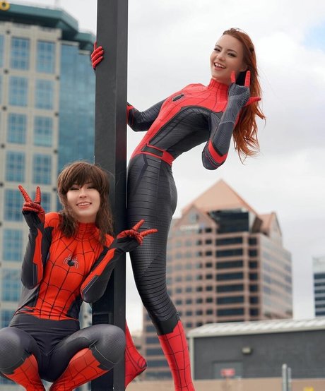 fans avec les yeux bandés nu gratuit archive