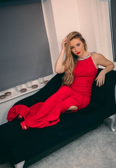 Ruby O Donnell modèle parfait galeries