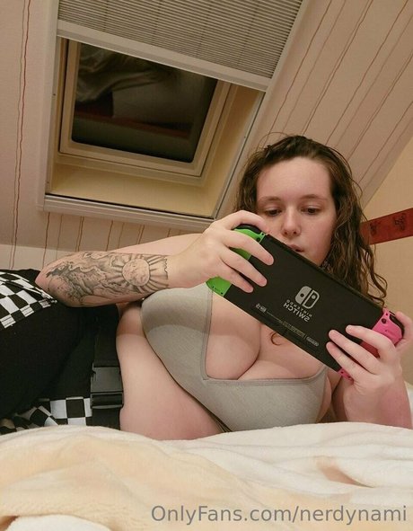 nerdynami actrice exclusive des photos