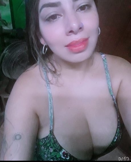 fans avec les yeux bandés chaud belle images