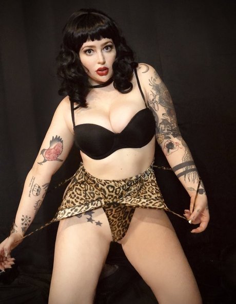 Cleodora modèle de sexe archive