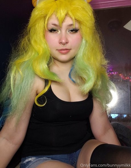 bunnyymilkk actrice sexy img