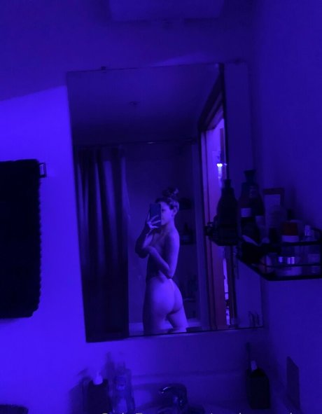 parisangelxxx modèle xxx archive