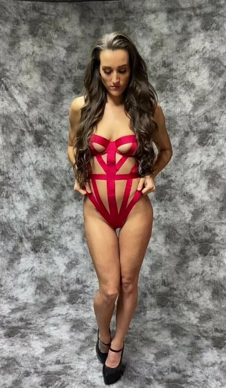 Justine Davis étoile nue archive