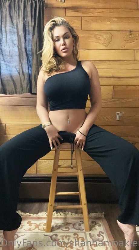 shannamoaklerfree actrice artistique galeries