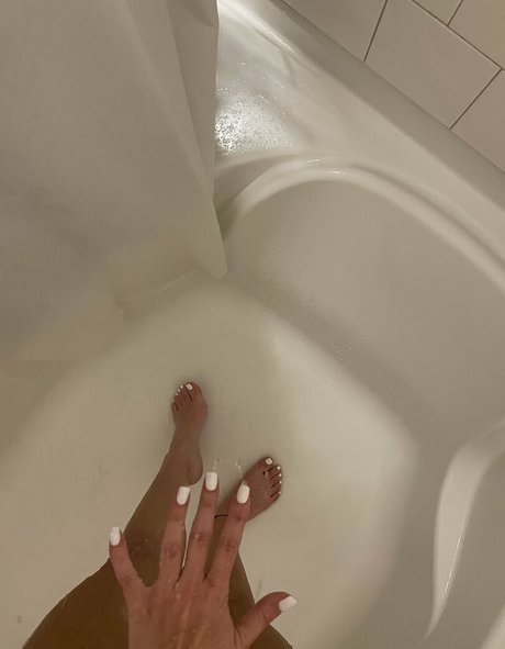 maandymore modèle nu galerie