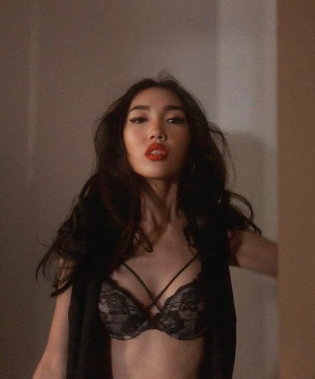 Asya Sun actrice collection