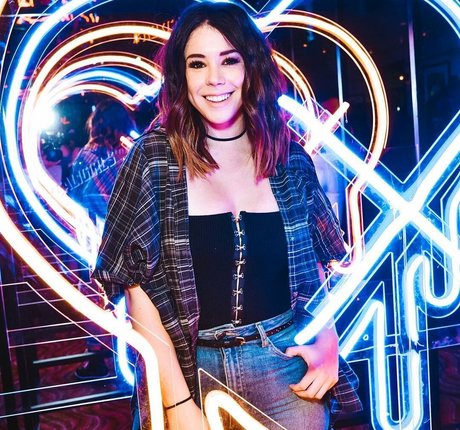 Jillian Rose Reed star du porno sympa archive