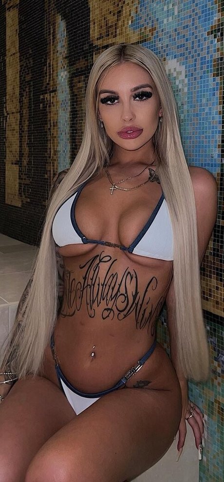 C harlixe star du porno parfaite photo