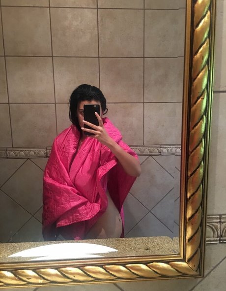 Disturbia actrice adulte img