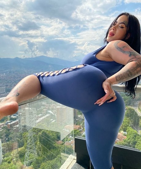 nyablu actrice adulte photo