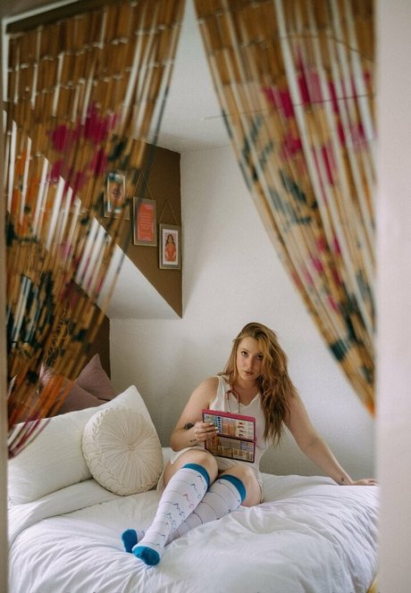 Sarah Can étoile nue photo