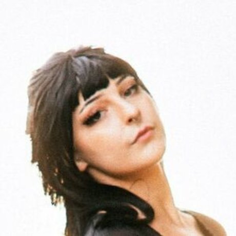 Madu Garbin star du porno en haute qualité galerie