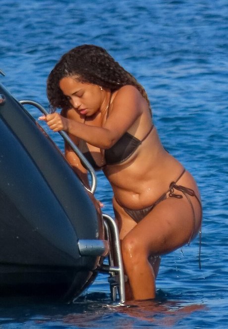 Amber Gill jolie star du porno galeries