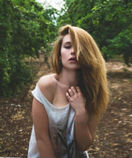 seins naturels onlyfans porno de haute qualité image