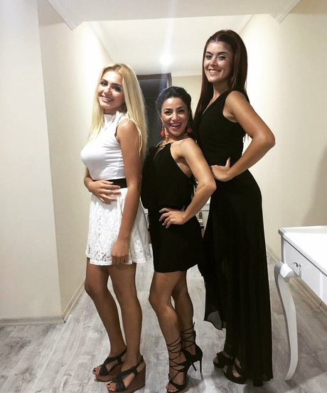 Serpil Cansz belle étoile photo