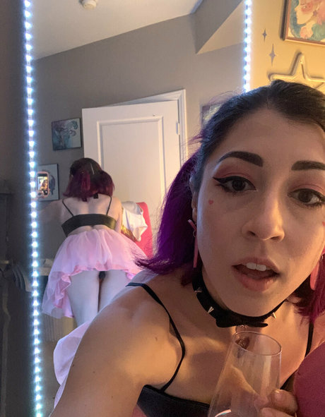 pom-pom girl blonde onlyfans sexy de haute qualité image