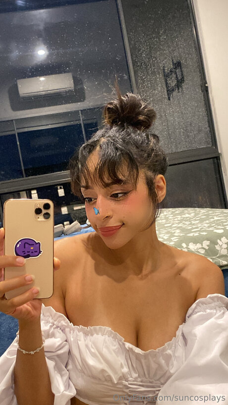 Suncosplays modèle hd images