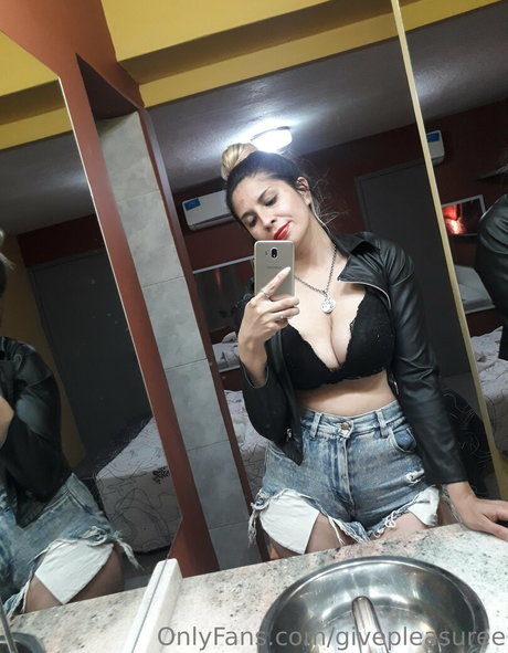 branlette uniquementfans chaud galerie