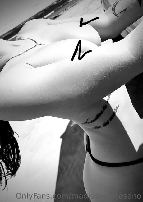 Madison Cortesano modèle magnifique des photos