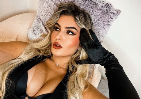 Sthefany Oliveira sexe star archive