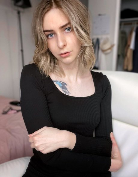 Miss Crows Nest actrice pornographique photo