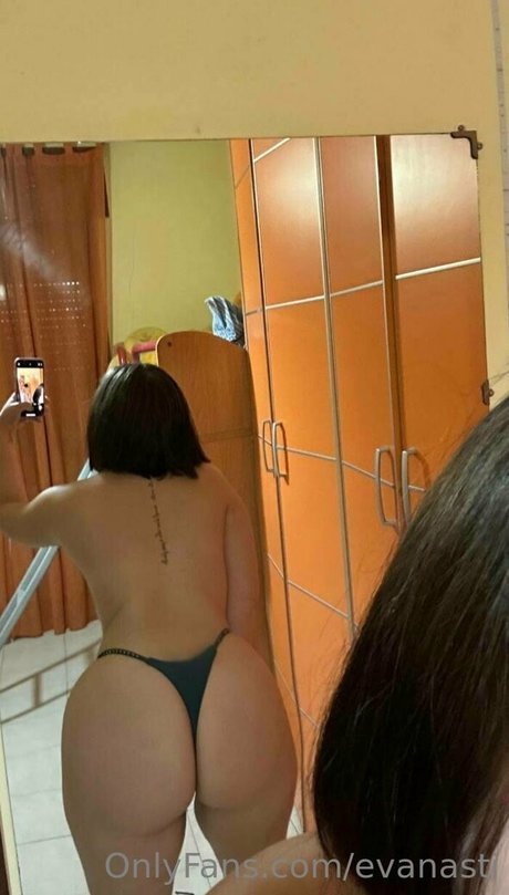 evanasti actrice xxx galeries