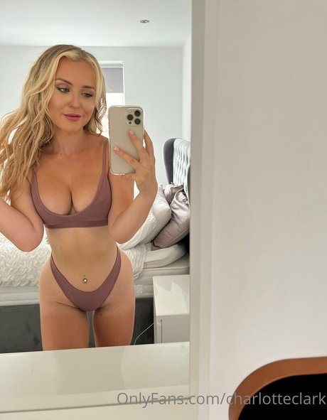 Charlotte Clark étoile photos