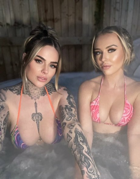 Charlotte Clark star érotique image