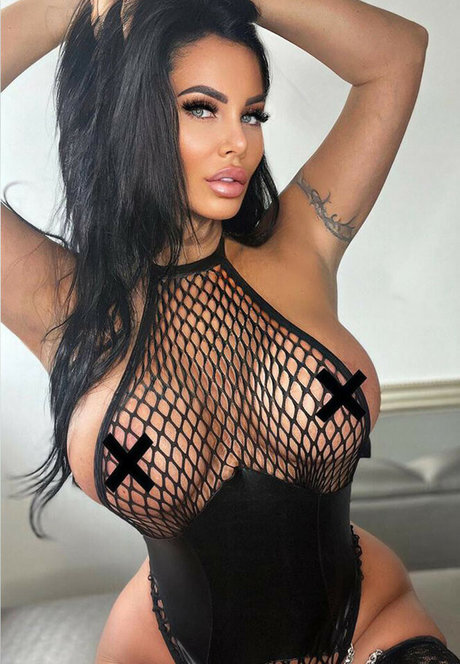 Onlyheni modèle parfait photos