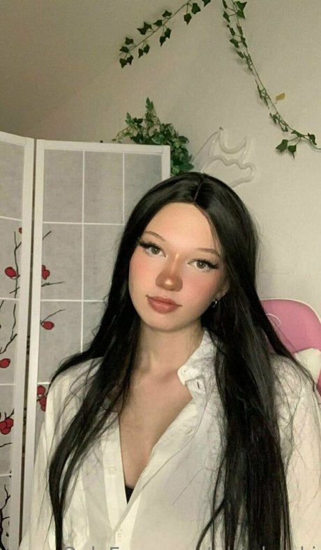 weirdoroki actrice exclusive archive