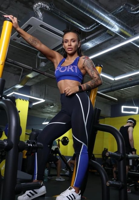 Jessica Sirbu star du porno sexy des photos